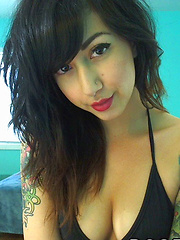 Emo Babe with huge tattoos hot cam show
